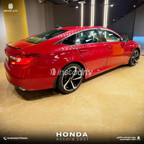 Honda Accord 2021 Red Automatic Used for Sale in Nasr city - 7