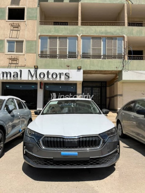 سكودا اوكتافيا 2026 رمادي أوتوماتيك جديدة للبيع في القاهرة - 4