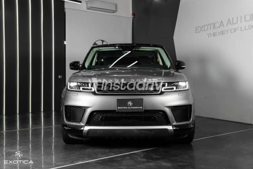Land Rover Range Rover Sport 2020 Gray Automatic Used for Sale in Cairo - 2