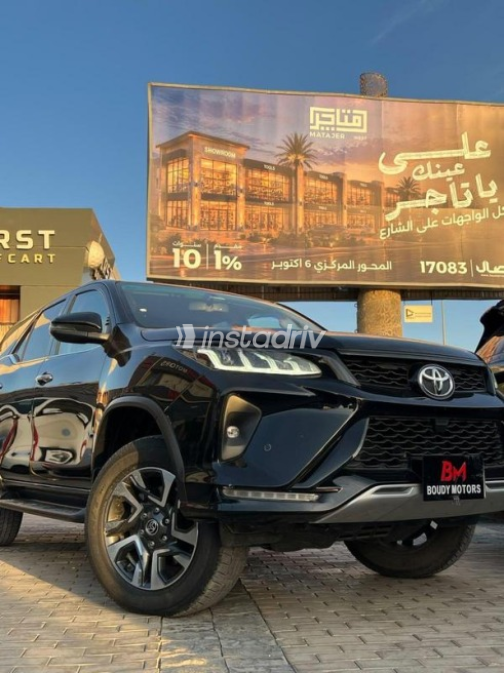Toyota Fortuner 2023 Black Automatic Used for Sale in Sheikh Zayed City - 1