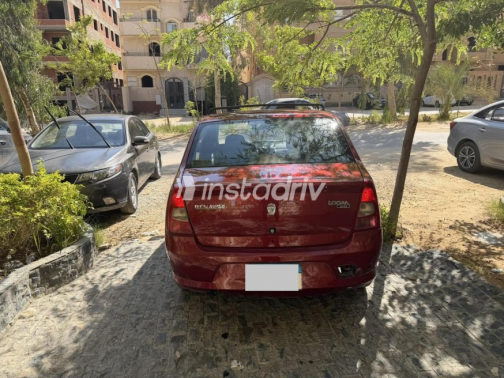 Renault Logan 2013 Red Automatic Used for Sale in Giza - 3