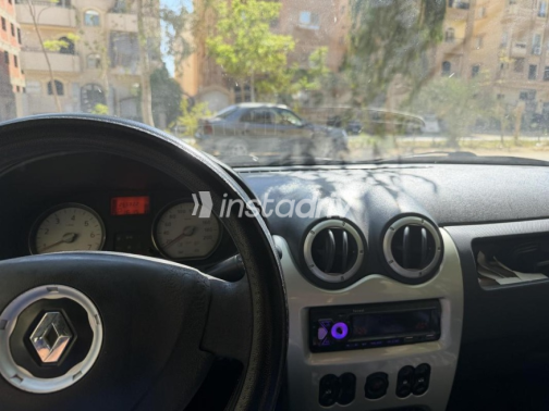 Renault Logan 2013 Red Automatic Used for Sale in Giza - 9