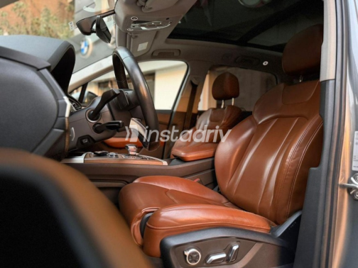 Audi Q7 2018 Gray Automatic Used for Sale in Nasr city - 10