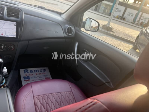 Renault Logan 2016 Black Automatic Used for Sale in Obour City - 7