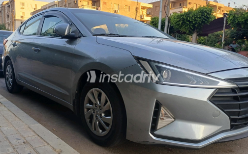 هيونداي إلنترا اى دى 2020 فضي أوتوماتيك مستعملة للبيع في مصر الجديدة - 5
