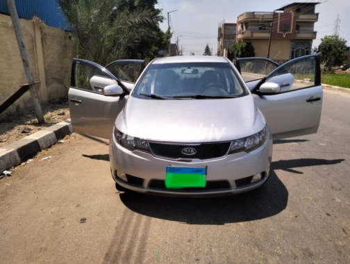 Kia Cerato 2012 Silver Automatic Used for Sale in Gharbia - 3