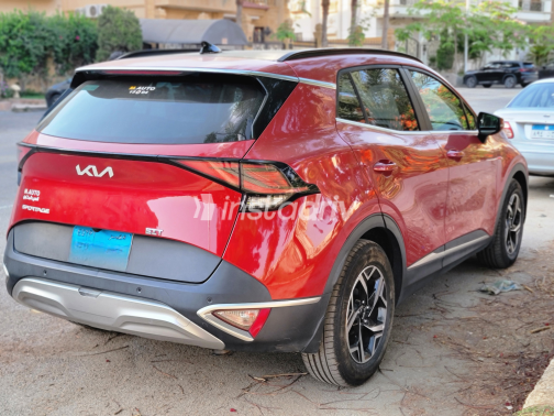 Kia Sportage 2023 Red Automatic Used for Sale in Cairo - 5