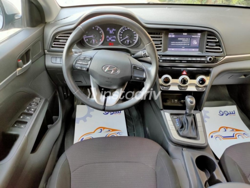 Hyundai Elantra 2025 Silver Automatic Used for Sale in Cairo - 7