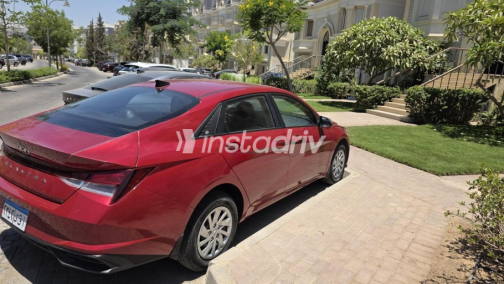 Hyundai Elantra CN7 2022 Dark Red Automatic Used for Sale in Cairo - 4