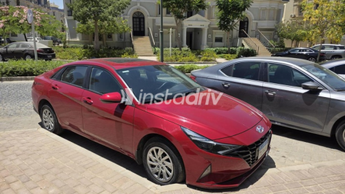 Hyundai Elantra CN7 2022 Dark Red Automatic Used for Sale in Cairo - 5