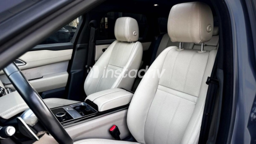 Land Rover Velar 2020 Gray Automatic Used for Sale in Sheikh Zayed City - 8