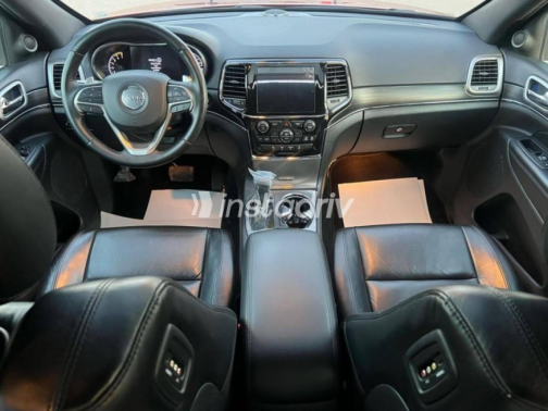 Jeep Grand Cherokee 2022 Silver Automatic Used for Sale in Qalyubia - 2