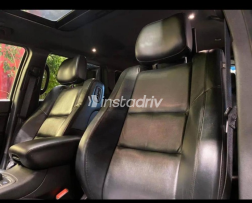 Jeep Grand Cherokee 2022 Silver Automatic Used for Sale in Qalyubia - 4