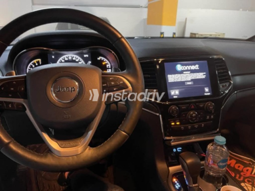 Jeep Grand Cherokee 2022 Silver Automatic Used for Sale in Qalyubia - 5
