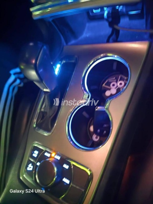 Jeep Grand Cherokee 2022 Silver Automatic Used for Sale in Qalyubia - 6