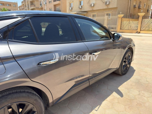 دى اس Ds4 2025 أبيض أوتوماتيك مستعملة للبيع في القاهرة الكبرى ( القاهرة - الجيزة) - 4