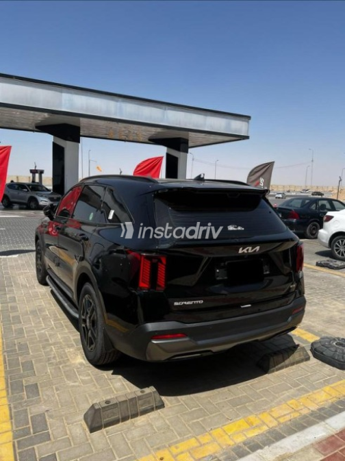 كيا سورينتو 2024 أسود أوتوماتيك مستعملة للبيع في القاهرة - 5