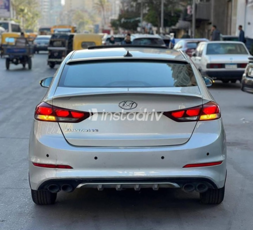 Hyundai Elantra AD 2017 Gold Automatic Used for Sale in Giza - 2