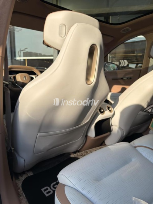 Avatr 07 2025 Brown Automatic Used for Sale in Cairo - 10