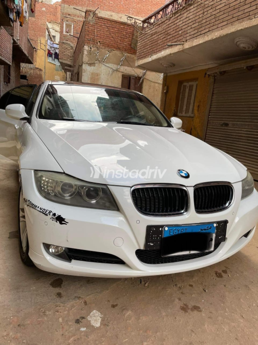 بي ام دبليو 316 2012 أبيض أوتوماتيك مستعملة للبيع في المنوفية - 7