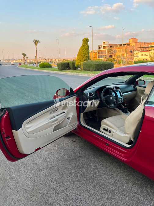 Volkswagen Eos 2008 Red Manual Used for Sale in Cairo - 7