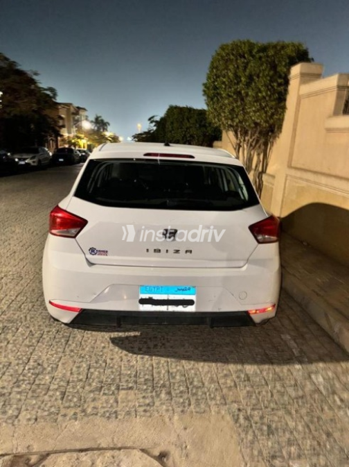 Seat Ibiza 2020 White Automatic Used for Sale in Sheikh Zayed City - 2