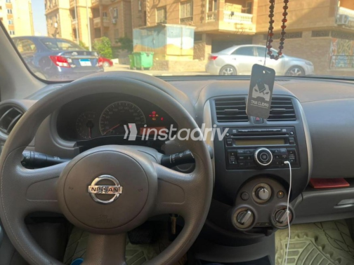 Nissan Sunny 2013 Dark Red Automatic Used for Sale in Cairo - 3
