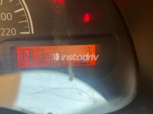 Nissan Sunny 2013 Dark Red Automatic Used for Sale in Cairo - 4