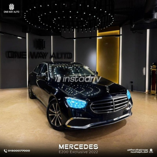 مرسيدس E 200 2022 أسود أوتوماتيك مستعملة للبيع في القاهرة - 1