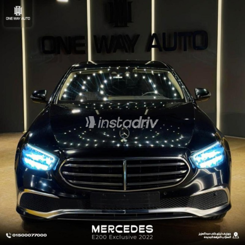 مرسيدس E 200 2022 أسود أوتوماتيك مستعملة للبيع في القاهرة - 2