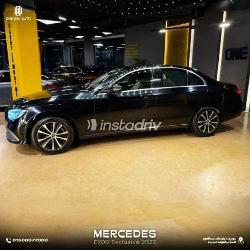 مرسيدس E 200 2022 أسود أوتوماتيك مستعملة للبيع في القاهرة - 3