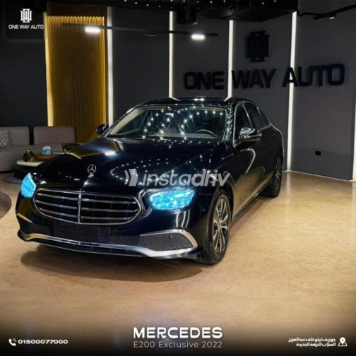 مرسيدس E 200 2022 أسود أوتوماتيك مستعملة للبيع في القاهرة - 5