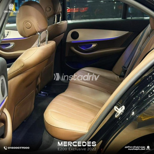مرسيدس E 200 2022 أسود أوتوماتيك مستعملة للبيع في القاهرة - 8
