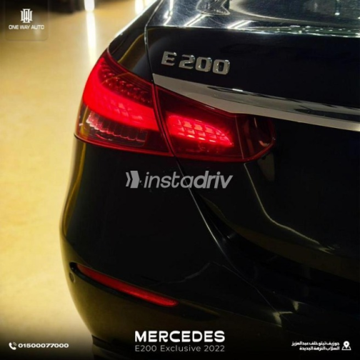مرسيدس E 200 2022 أسود أوتوماتيك مستعملة للبيع في القاهرة - 10