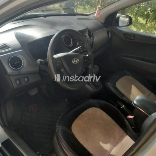 Hyundai Grand i10 2015 Silver Automatic Used for Sale in Damietta - 5