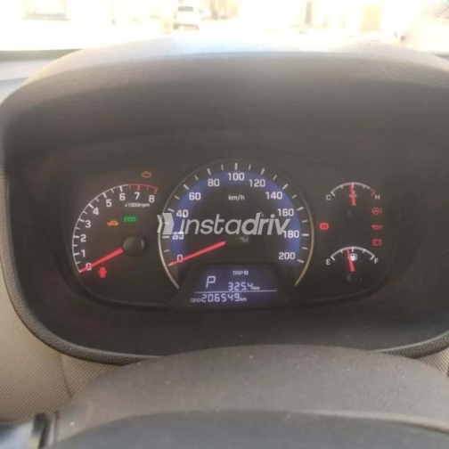 Hyundai Grand i10 2015 Silver Automatic Used for Sale in Damietta - 9