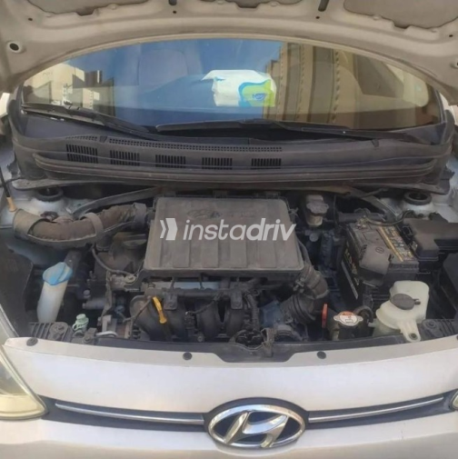 Hyundai Grand i10 2015 Silver Automatic Used for Sale in Damietta - 10