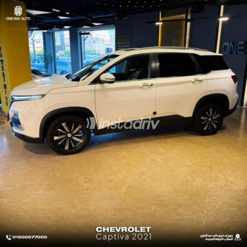Chevrolet Captiva 2021 White Automatic Used for Sale in Nasr city - 3