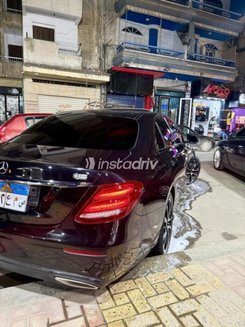 Mercedes E 200 2019 White Automatic Used for Sale in Greater Cairo ( Cairo + Giza) - 4