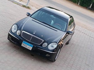 Mercedes E 240 2003 Black Automatic Used for Sale in Warraq