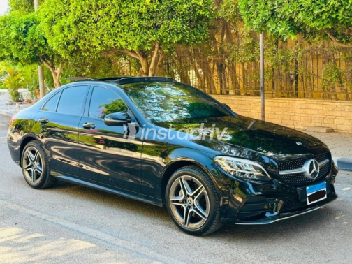 Mercedes C 200 2019 Black Automatic Used for Sale in Sheikh Zayed City - 1