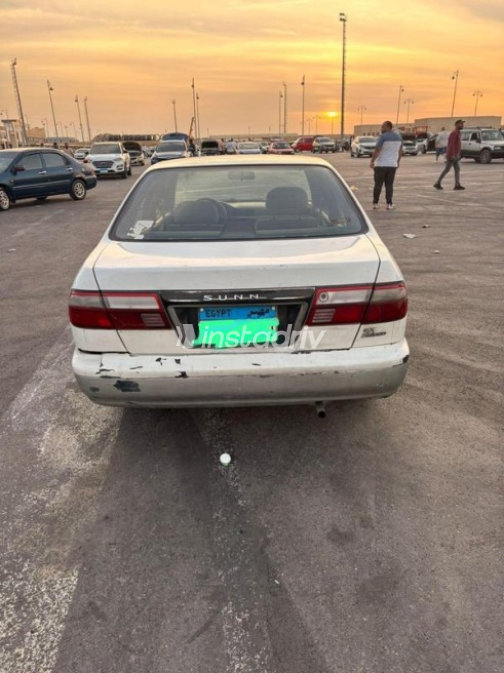 Nissan Sunny 2000 White Manual Used for Sale in Nasr city - 2