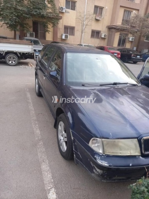 Skoda Octavia A4 2000 Dark Blue Automatic Used for Sale in Cairo - 3