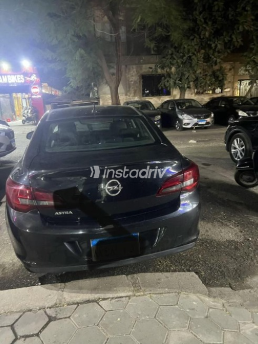 Opel Astra 2015 Black Automatic Used for Sale in Dokki - 4