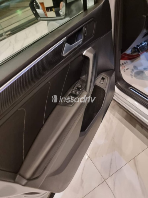 Volkswagen Tiguan 2023 Silver Automatic Used for Sale in Greater Cairo ( Cairo + Giza) - 4
