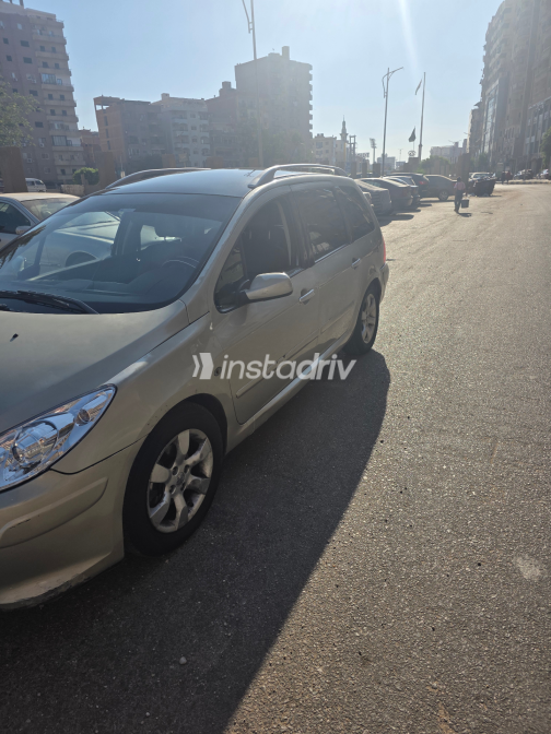 Peugeot 307 2007 Gold Automatic Used for Sale in Qalyubia - 7
