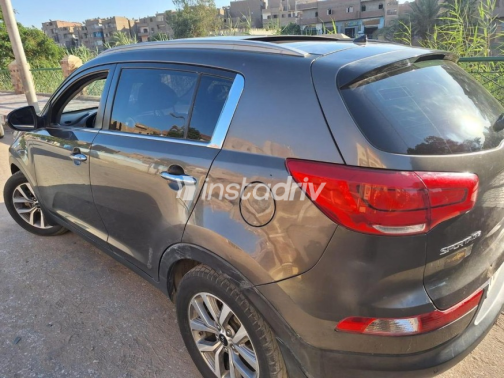 Kia Sportage 2015 Mocha Automatic Used for Sale in Sohag - 7