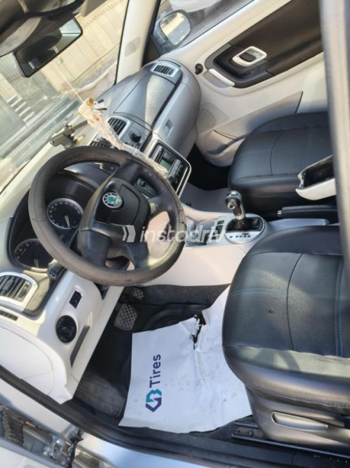 Skoda Fabia 2010 White Automatic Used for Sale in 6 October - 8