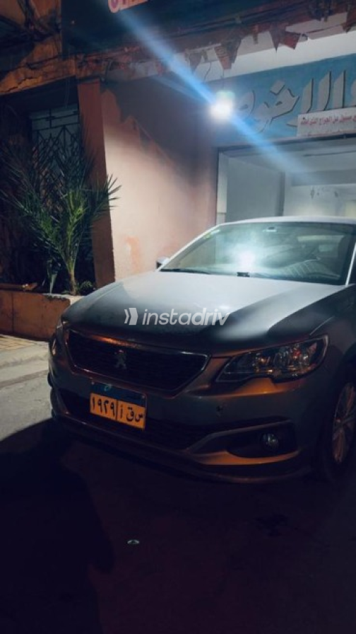 بيجو 301 2018 فضي أوتوماتيك مستعملة للبيع في الإسكندرية - 2