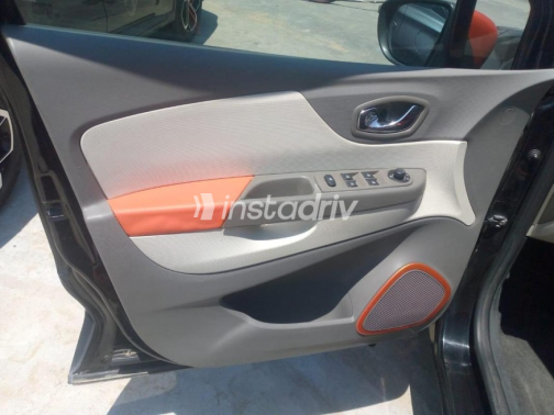 Renault Captur 2017 White Automatic Used for Sale in Greater Cairo ( Cairo + Giza) - 4